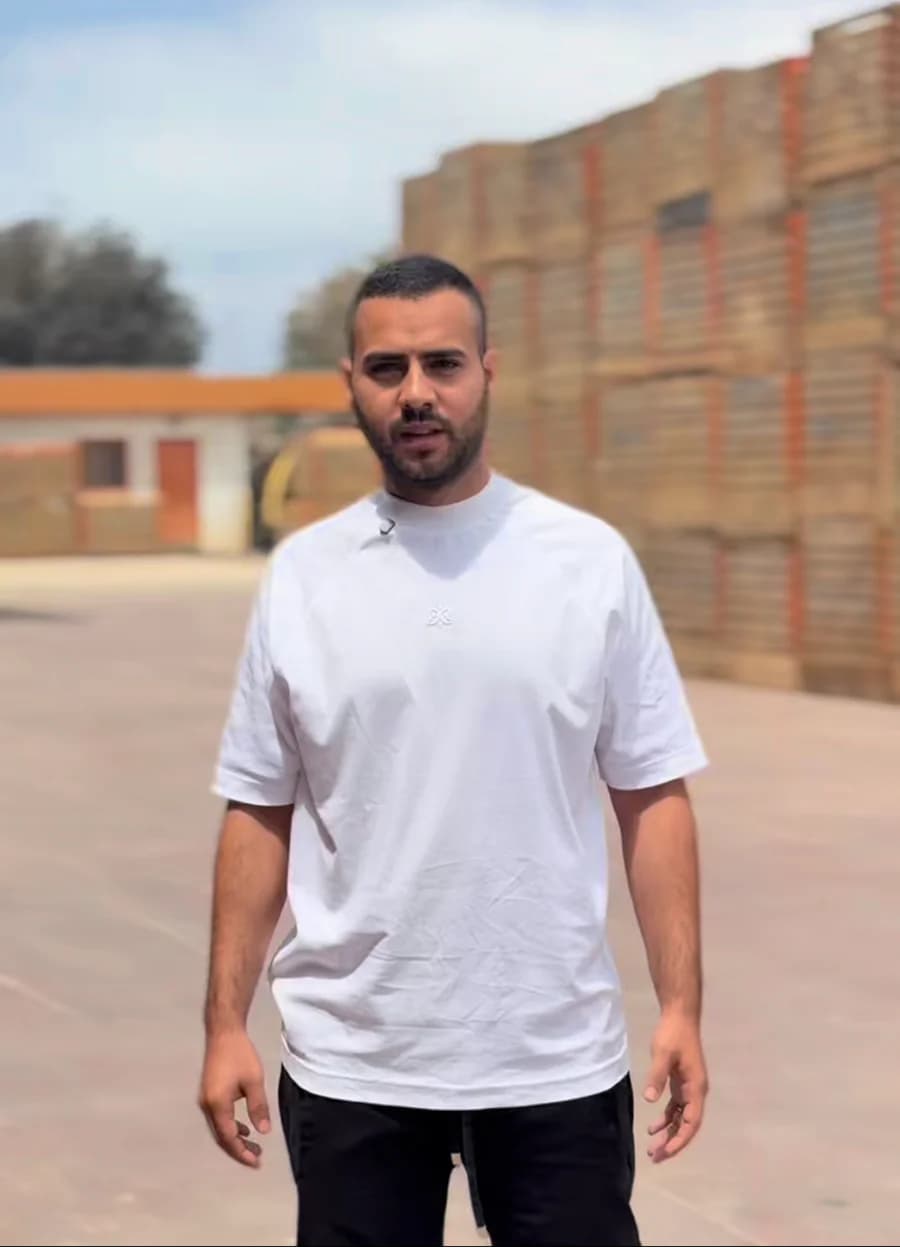 הסיפור שלנו — המייסד